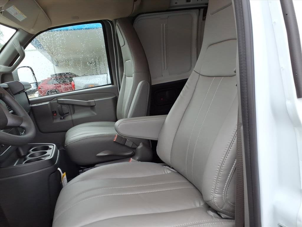 2025 GMC Savana Cargo 2500 Work Van