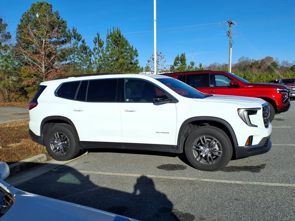 2025 GMC Acadia Elevation
