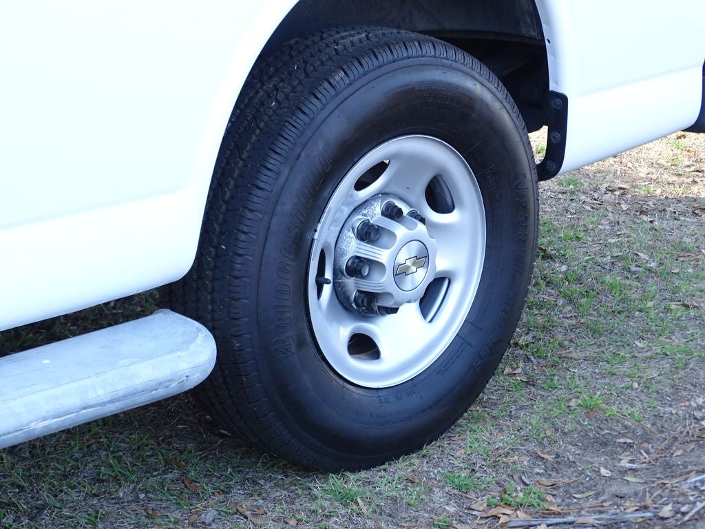 2024 Chevrolet Express 2500 Work Van Cargo