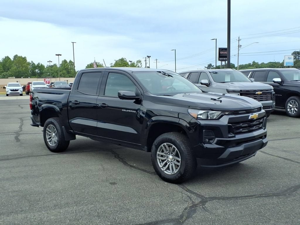 2024 Chevrolet Colorado LT