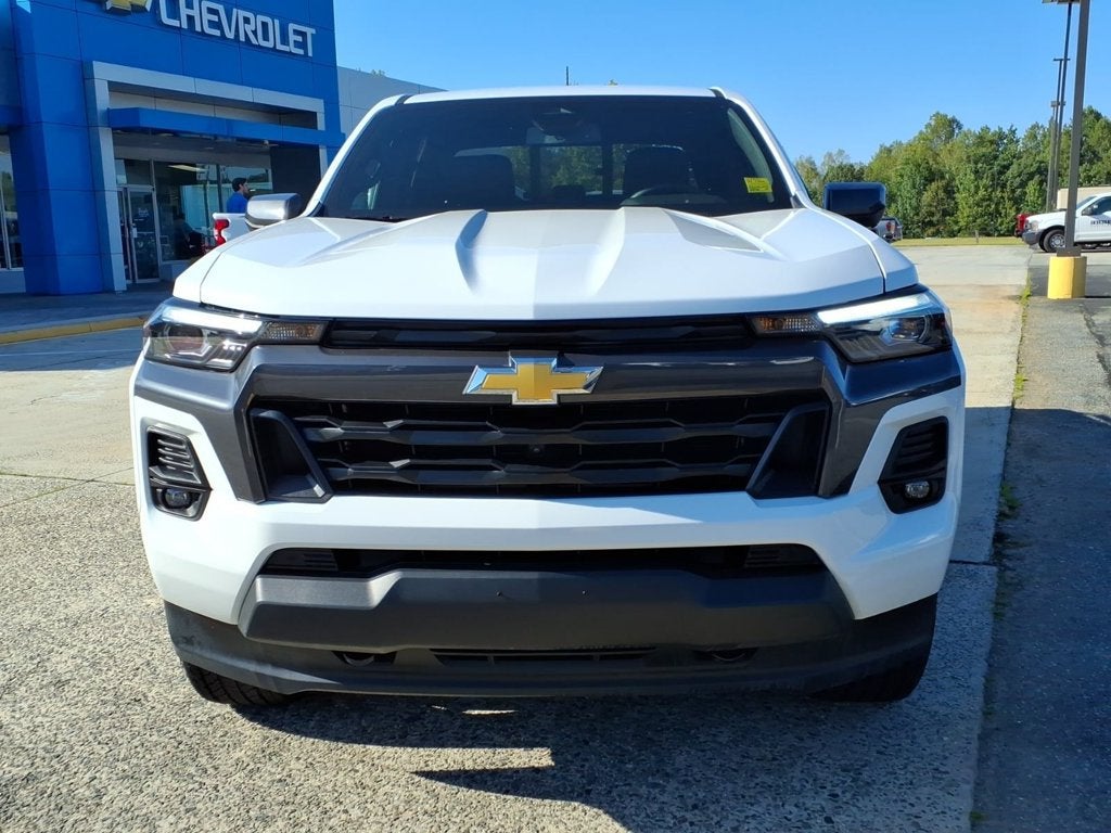 2025 Chevrolet Colorado WT/LT