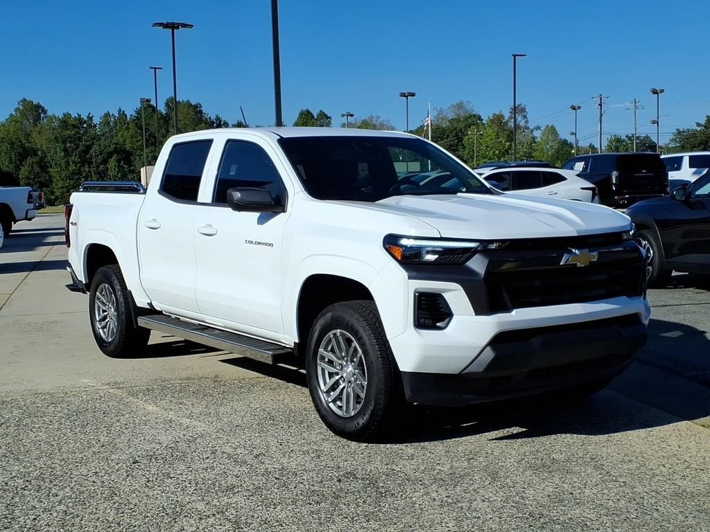 2025 Chevrolet Colorado WT/LT