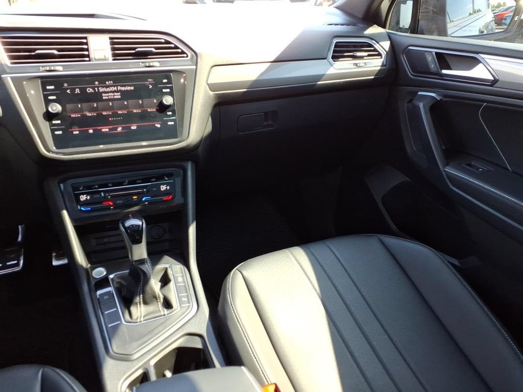 2024 Volkswagen Tiguan SE R-Line Black