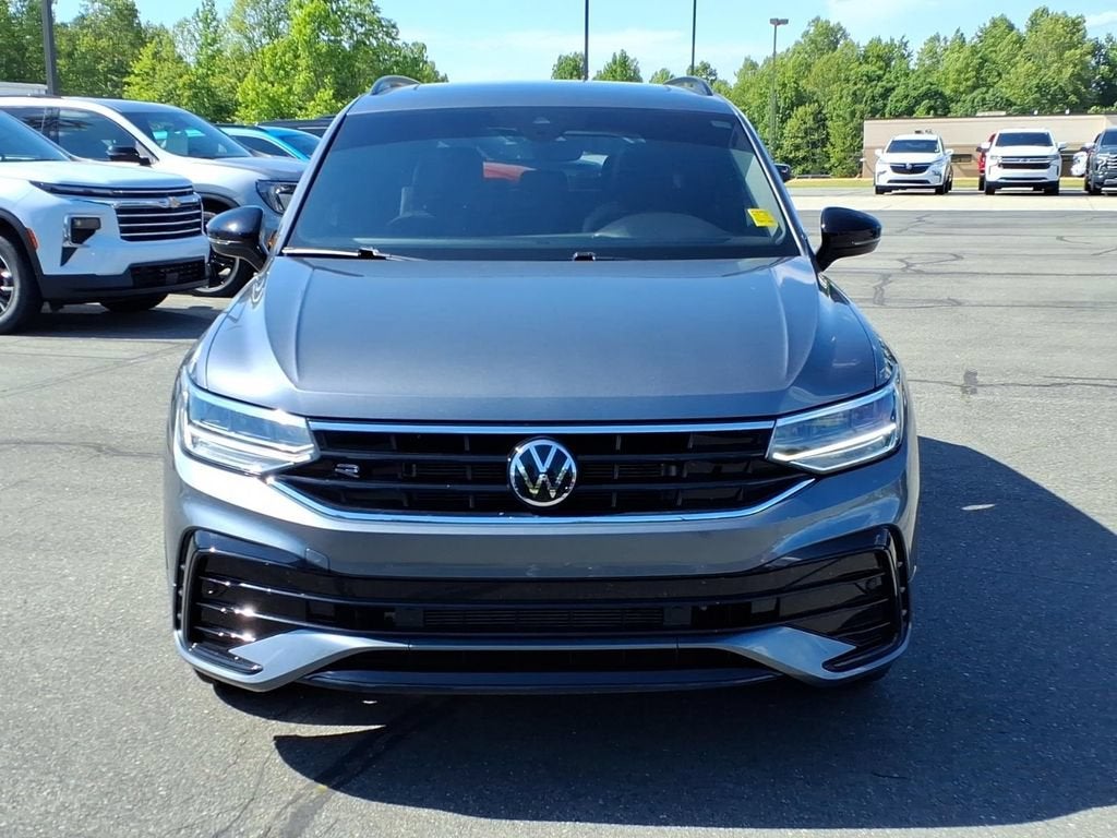 2024 Volkswagen Tiguan SE R-Line Black