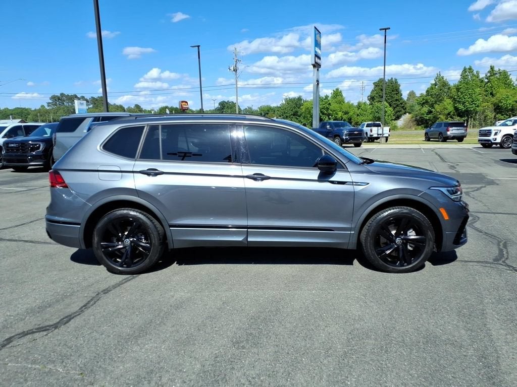 2024 Volkswagen Tiguan SE R-Line Black