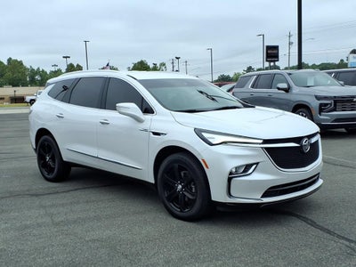 2023 Buick Enclave Essence