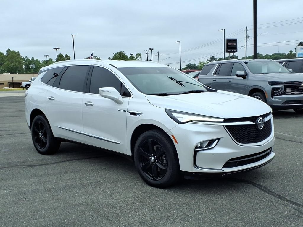 2023 Buick Enclave Essence
