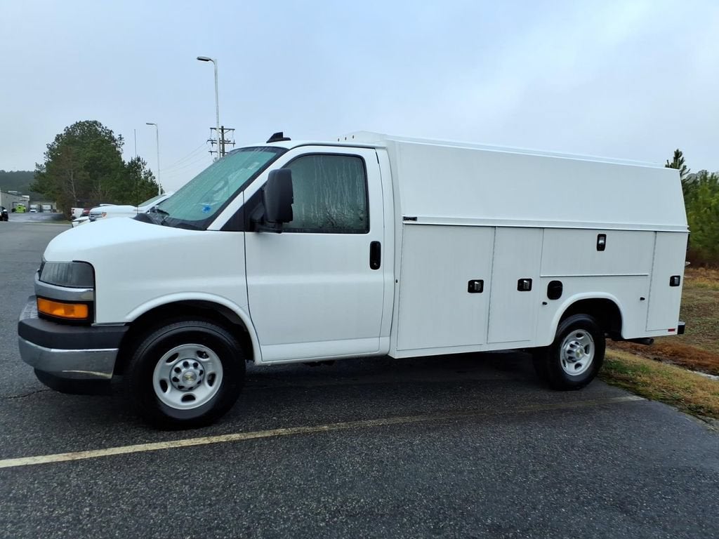 2026 Chevrolet Express Cutaway 3500 1WT