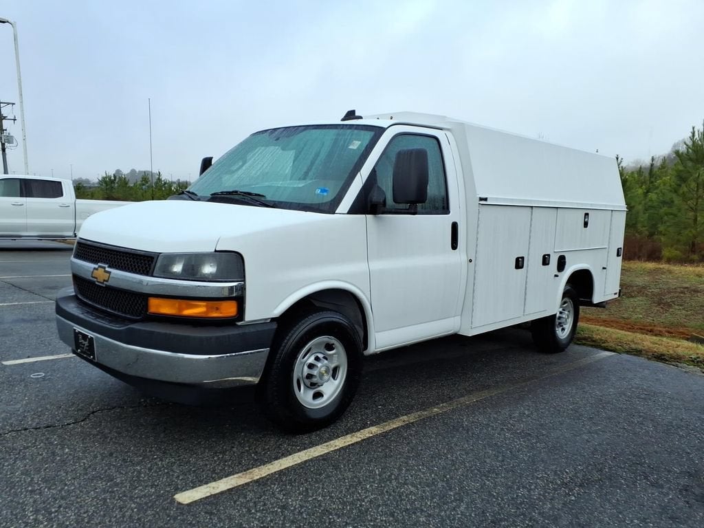 2026 Chevrolet Express Cutaway 3500 1WT