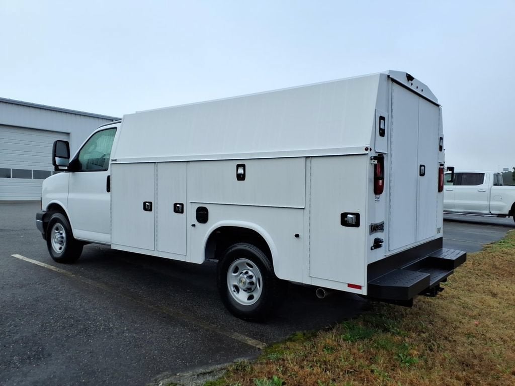 2026 Chevrolet Express Cutaway 3500 1WT