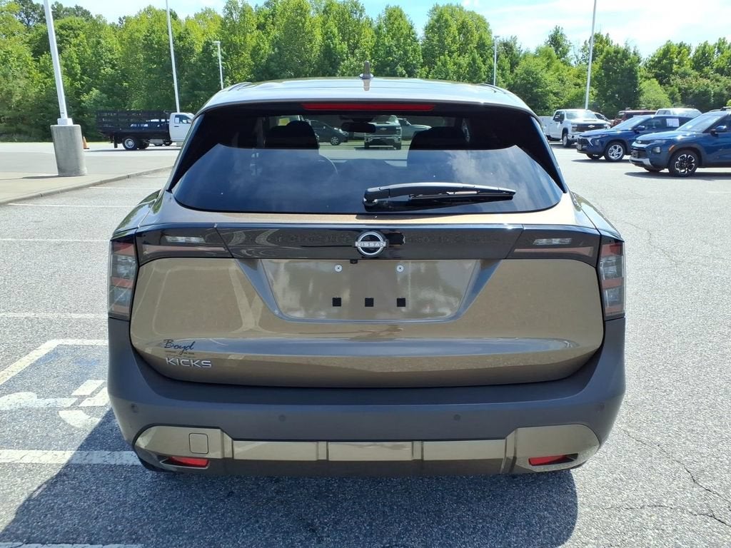 2025 Nissan Kicks SV