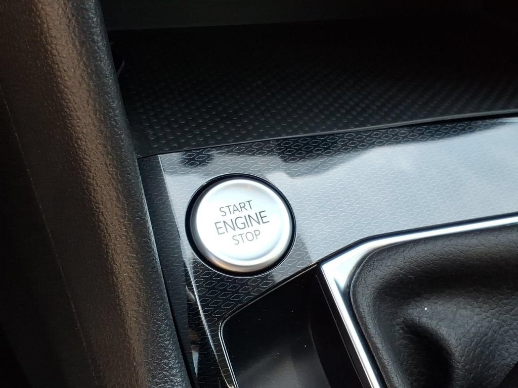 2025 Volkswagen Taos S