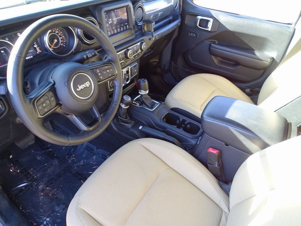 2020 Jeep Wrangler Unlimited Black and Tan