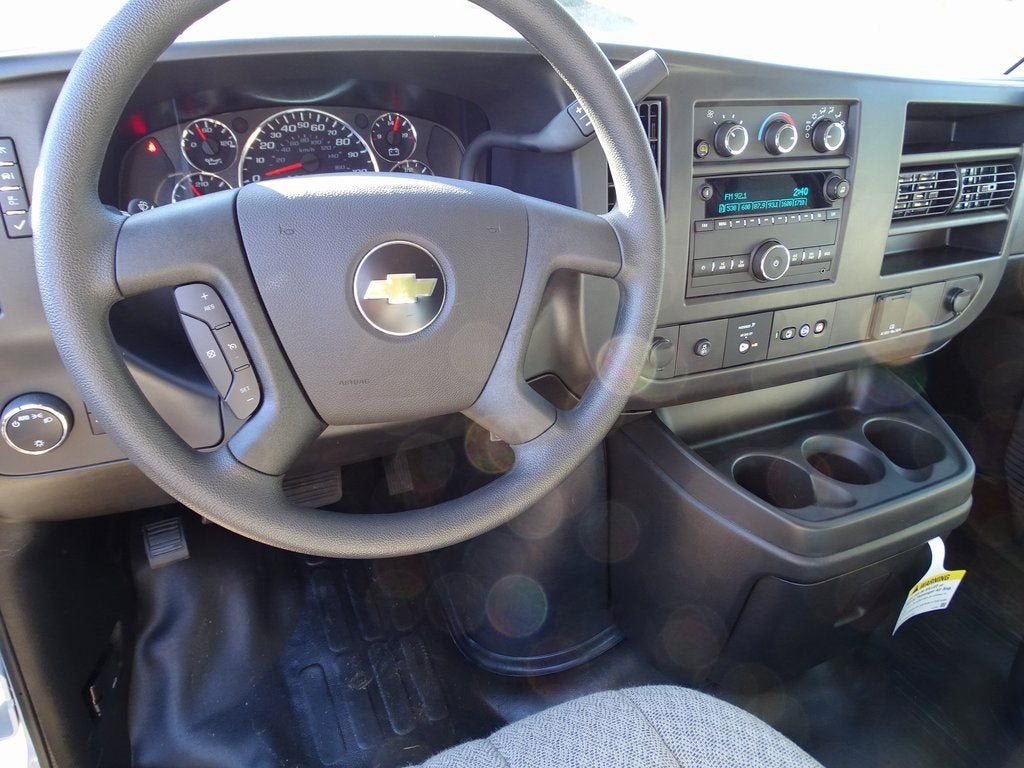 2025 Chevrolet Express Cargo WT