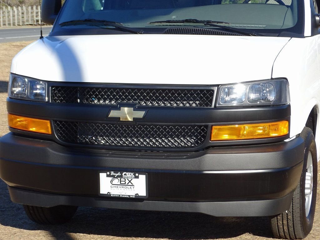 2025 Chevrolet Express Cargo WT