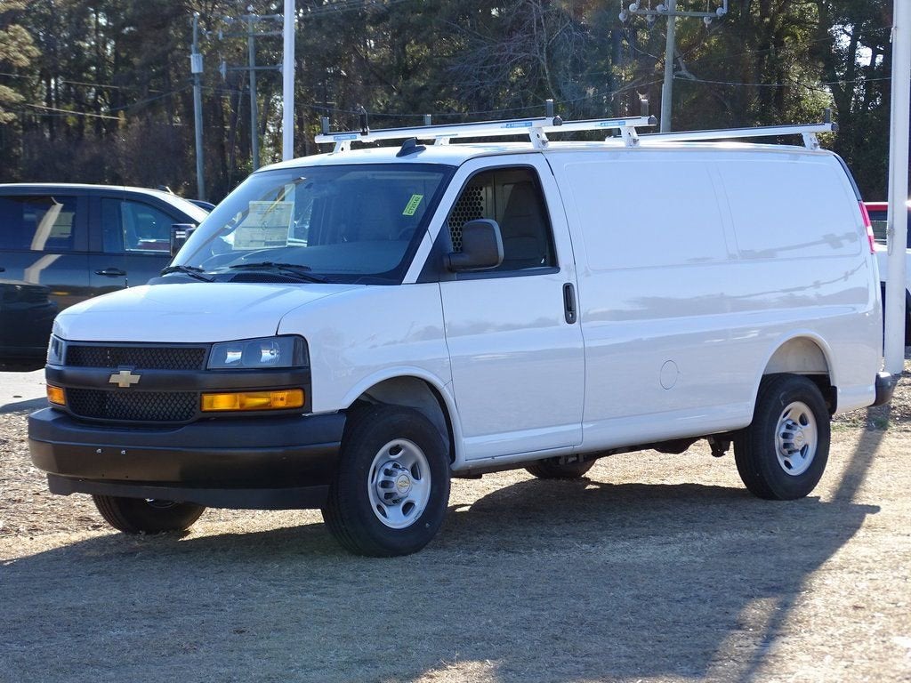 2025 Chevrolet Express Cargo WT