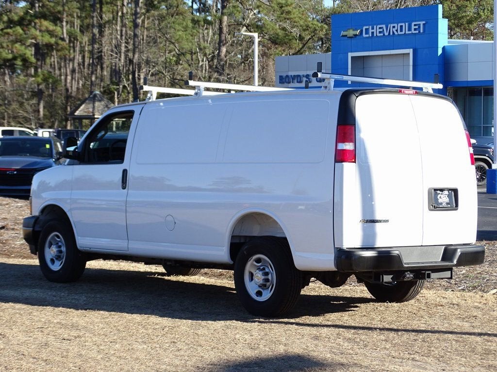 2025 Chevrolet Express Cargo WT