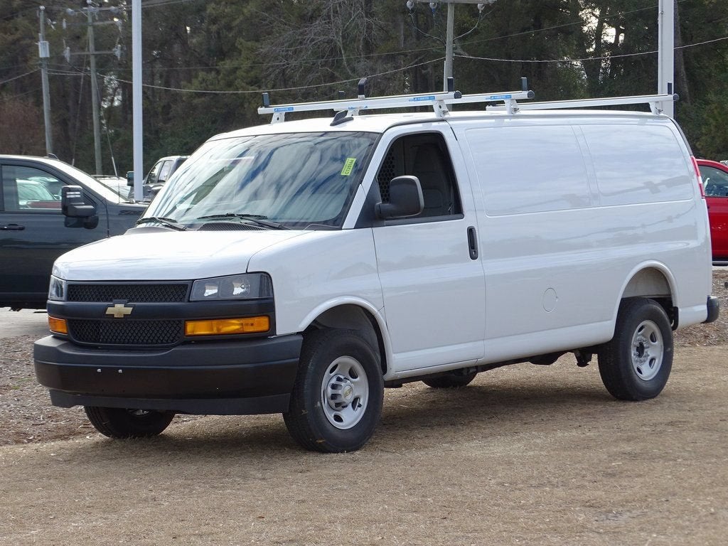 2025 Chevrolet Express Cargo WT