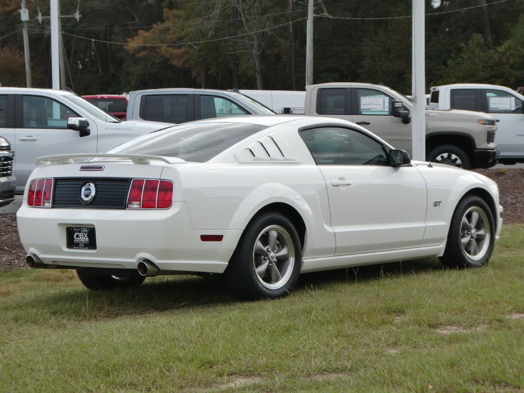 2006 Ford Mustang GT Deluxe
